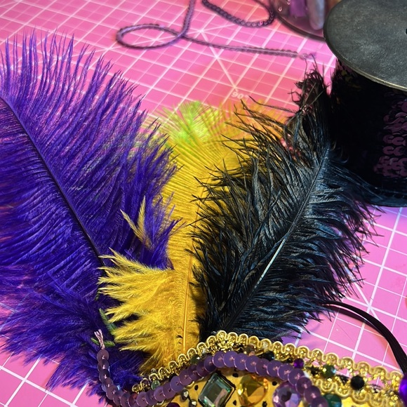 Mardi Gras Mask - Picture 8 of 13